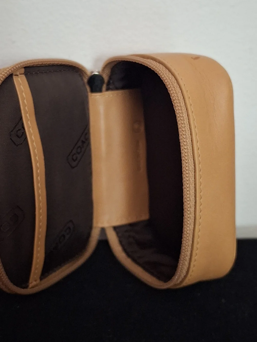 Y2k Coach Tan Leather Compact Zip Pill Box